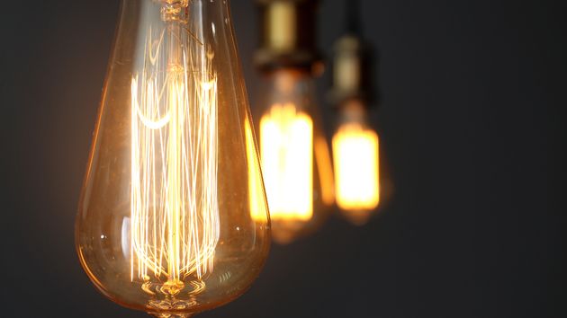 El precio de la luz del martes 4 de agosto de 2026 en el mercado mayorista: las horas más baratas y caras