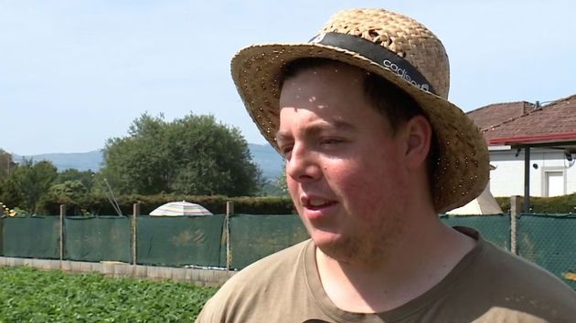 Abel, 22 años, agricultor: "Es muy difícil empezar de cero en el campo, la burocracia es mayor y hay que invertir mucho dinero"