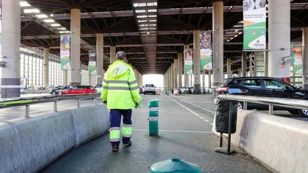 Urgen centenares de trabajadores para aparcamientos por toda España: sin estudios y con sueldo de hasta 2.200 euros al mes más pluses