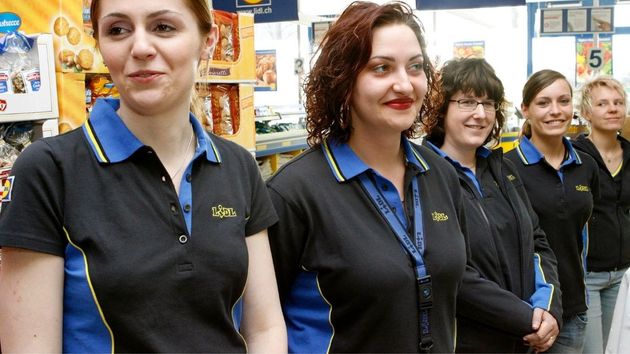 Lidl abre una bolsa de empleo con 243 vacantes: urgen cajeros, reponedores y asistentes de tienda