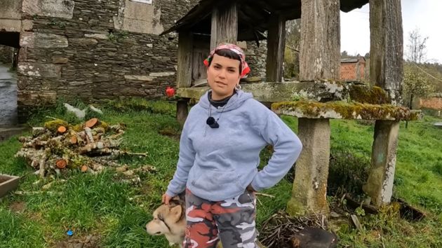 Lucía, 27 años, deja Madrid para vivir en una aldea de 9 habitantes: “La compra del mes son unos 50 euros, porque entre el huerto y la recolección sale muy barato”