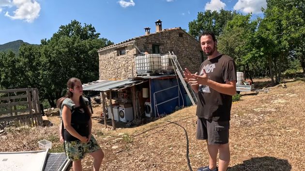 Sandra y José, padres de 4 hijos, dejan su empresa para vivir en el bosque: “Facturábamos bien, pero llegamos con una carga de deuda muy grande”