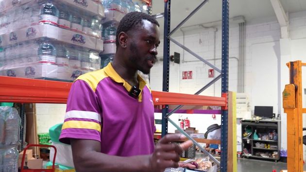 Viux, trabajador de almacén en un supermercado, sobre su jornada partida: “Trabajo de 7:00 a 11:00 y vuelvo a entrar a las 14:30 hasta las 17:30, aunque depende del día para completar las 40 horas semanales”