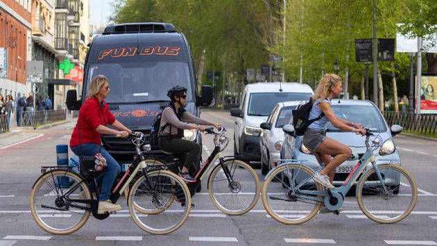 Las nuevas normas de tráfico que entran en vigor el 1 de octubre: estos son los cambios para conductores, ciclistas y patinetes