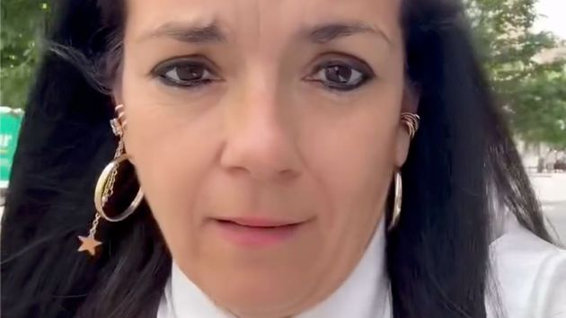 Una abogada, harta de la falsa “familia” en las empresas: “mientras callas eres un crack, el día que dices ‘a mi hora me voy’, te conviertes en el conflictivo de la oficina”