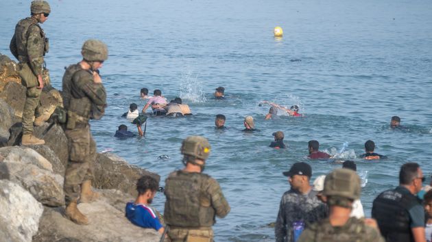 El Gobierno deja sin baja médica a 25 militares contagiados de sarna en Ceuta: "es una infección común en zonas de alta humedad"