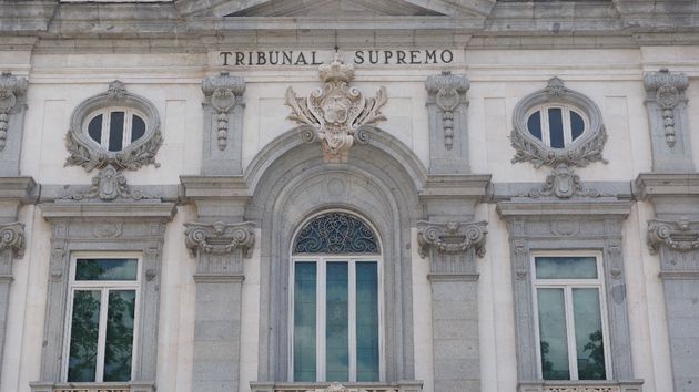 El Supremo confirma una multa de 10.001 euros a un empresario por tener a una trabajadora que cobraba el paro sin dar de alta, a pesar de que nunca le dijo que recibía la ayuda