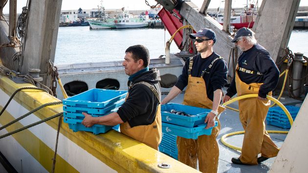 El Gobierno paga las ayudas por la subida del diésel a 129 armadores de Almería