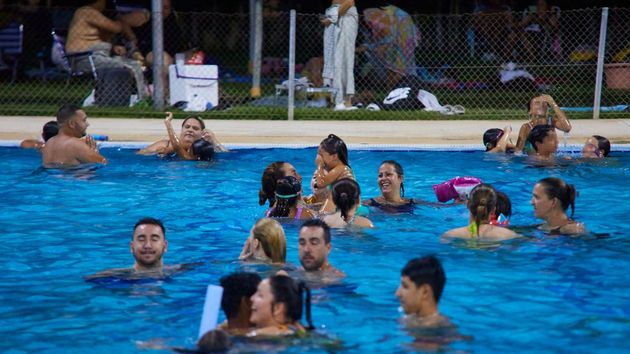 ¿Cuánto cuesta comprar un piso con piscina en España? Esta es la diferencia que hay que pagar