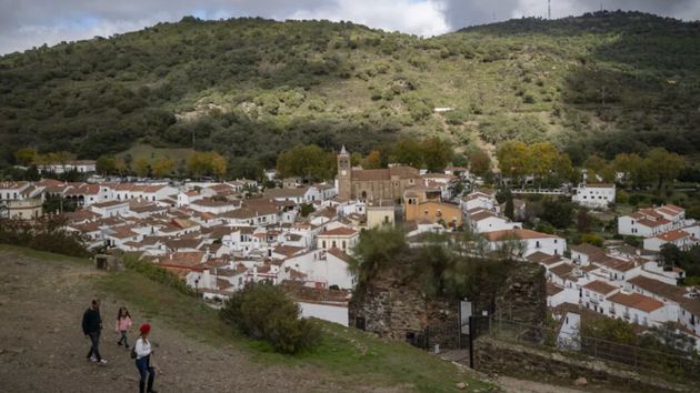 La paradoja de un pueblo de 465 habitantes que busca relevo generacional para garantizar su futuro pero hay empleo de fontanero, electricista o en la obra