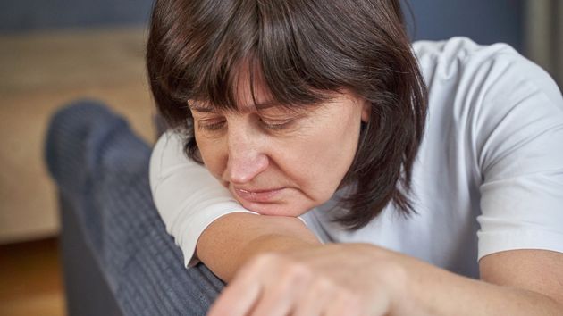 Una madre que cobraba el Ingreso Mínimo Vital no tendrá que pagar 6.400 euros de pensión a sus dos hijas: queda absuelta porque ingresaba 780,64 euros al mes