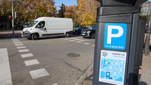Un conductor paga una multa de aparcamiento de 86 euros, pero le reclaman otros 80 y amenazan con suspenderle el carnet porque consta como impagada