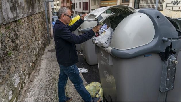 Un propietario consigue no pagar la tasa de basura de una vivienda okupada durante años porque no podía usarla