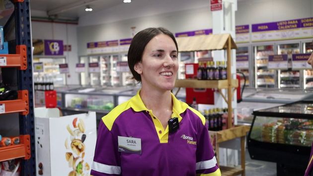 Sara, encargada de supermercado: “Si hay un problema, tengo que resolverlo lo más rápido posible. Tengo que saber en todo momento dónde están los empleados”
