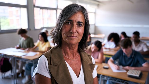 Una profesora con Parkinson ve denegada la incapacidad permanente absoluta por reclamar ante el organismo equivocado y se queda sin exención del IRPF