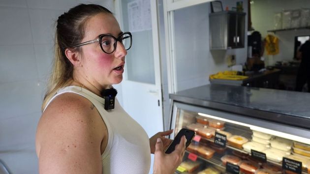 Daniela, repartidora de Glovo: “Nos sancionan con hasta 21 días de empleo y sueldo si nos retrasamos con el pedido porque la aplicación no sabe si está lloviendo o hace viento”