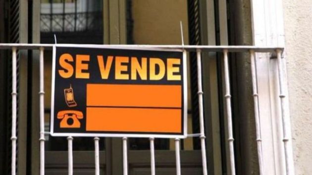 La Justicia permite a unos inquilinos recuperar la vivienda que habían dado en pago después de que el propietario se la vendiera a otra pareja