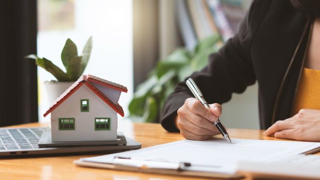 Los notarios coinciden: comprar una casa cuesta un 8,8% más que hace un año y el precio medio es de 189.000 euros