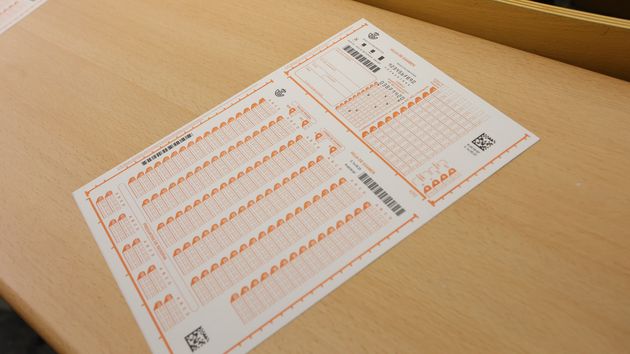 Tres oposiciones ‘fáciles’ de aprobar en España según su temario, requisitos y número de plazas
