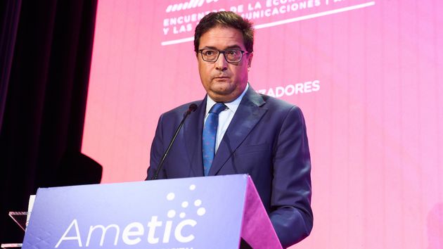 Función Pública da marcha atrás y frena la oleada de despidos de funcionarios interinos en la Administración del Estado