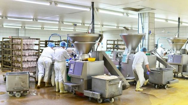 Trabajadores en una fábrica