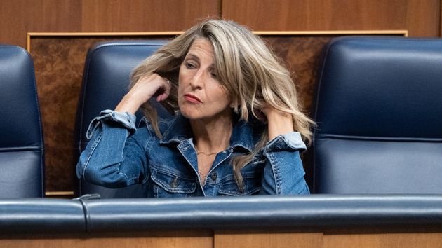 Yolanda Díaz se arregla el pelo