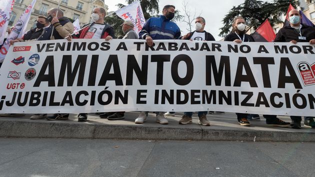 Una manifestación por las víctimas del amianto en 2022