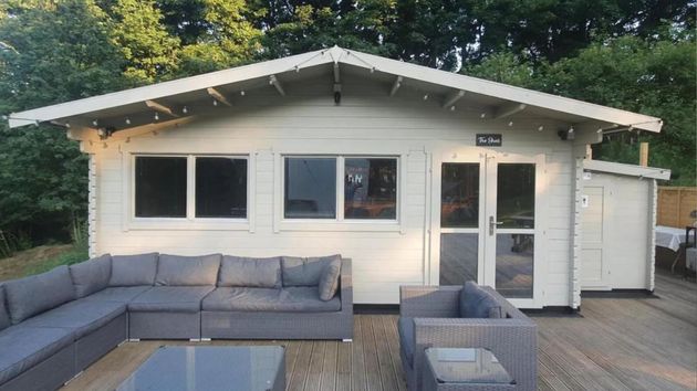 La casa prefabricada con 66 metros y terraza techada que se vende rebajada por 11.162 euros