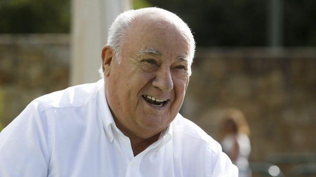 Amancio Ortega sonriendo