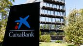 Distintivo y logo de las oficinas de Caixabank