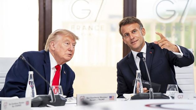 Macron señala y Trump le mira