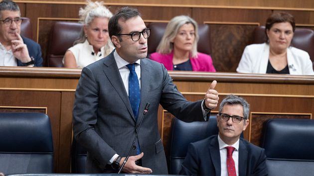 Carlos Cuerpo hablando en la sesión de control