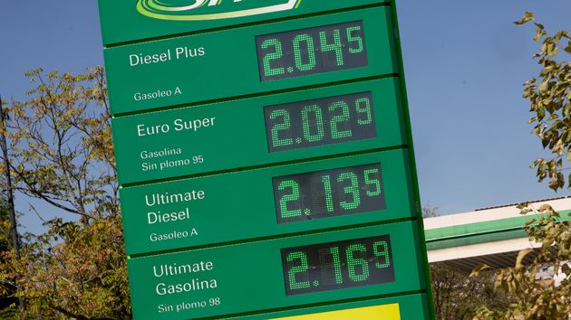 Cartel de precios de una gasolinera