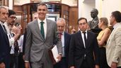 Pedro Sánchez con José Manuel Albares y Ángel Víctor Torres