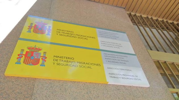 cartel de una oficina de la Seguridad Social