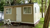 Una casa prefabricada en un terreno 