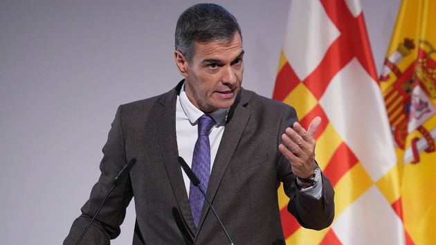 Pedro Sánchez hablando al público