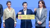 Pablo Bustinduy hablando junto a Yolanda Díaz y Mónica García