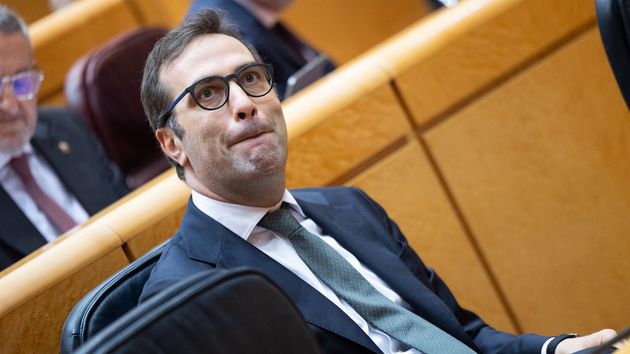 Carlos Cuerpo, serio en el Congreso