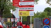 Fachada de una oficina de empleo
