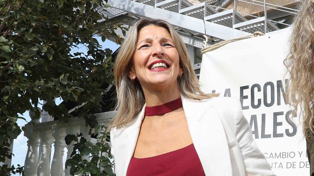 Yolanda Díaz sonriendo