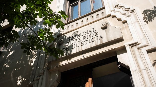 Se jubila antes de cumplir 57 años, la Seguridad Social le reclama lo cobrado de su pensión por jubilarse antes de tiempo y la justicia lo rechaza porque cobró la prima de vuelo en 69 nóminas