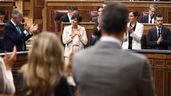 Ministra de Vivienda Isabel Rodríguez aplaudida por sus compañeros