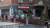 Desempleados en una oficina de empleo