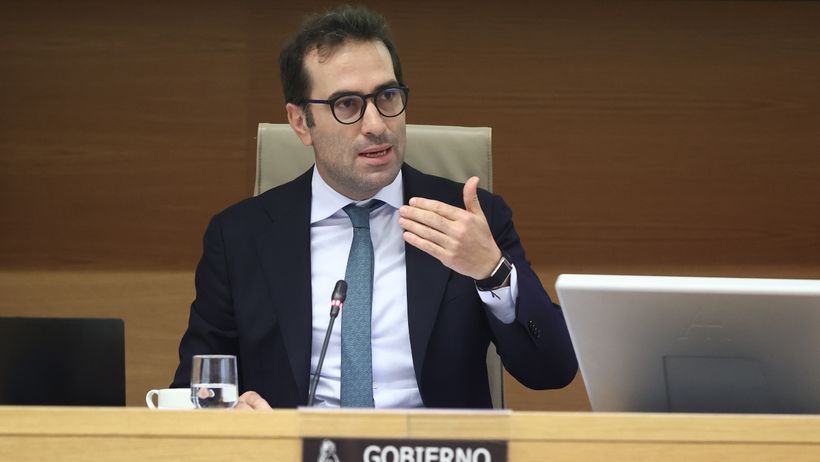 El Gobierno facilita que las empresas españolas puedan cotizar en Wall Street sin trasladar el registro de las acciones