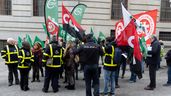 Trabajadores de Correos protestando