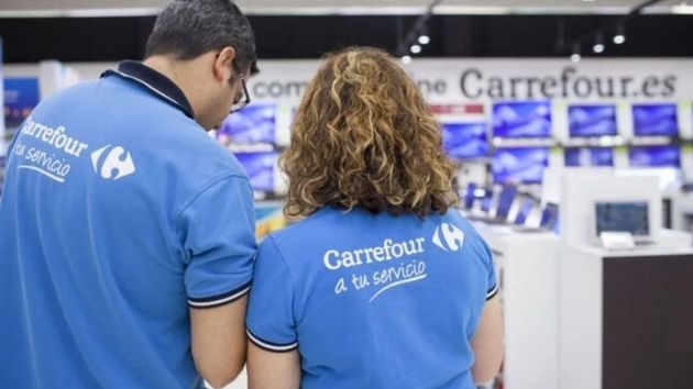 Trabajadores de Carrefour de espaldas