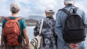 Mayores con mochila