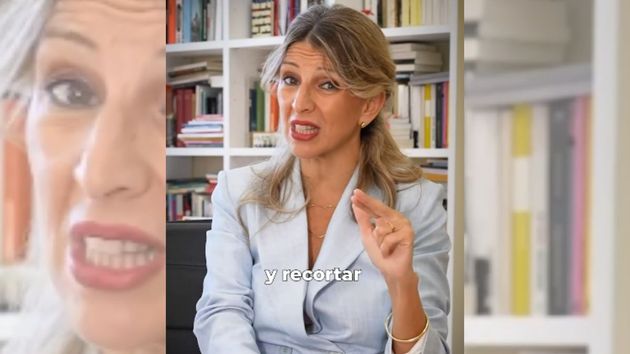 Yolanda Díaz gesticula con la mano