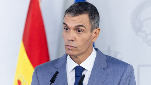 Pedro Sánchez hace un gesto de duda